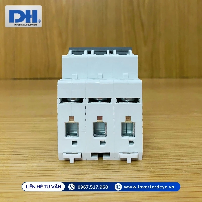 Vỏ MCB được chế tạo từ vật liệu nhựa cao cấp Vỏ MCB được chế tạo từ vật liệu nhựa cao cấp