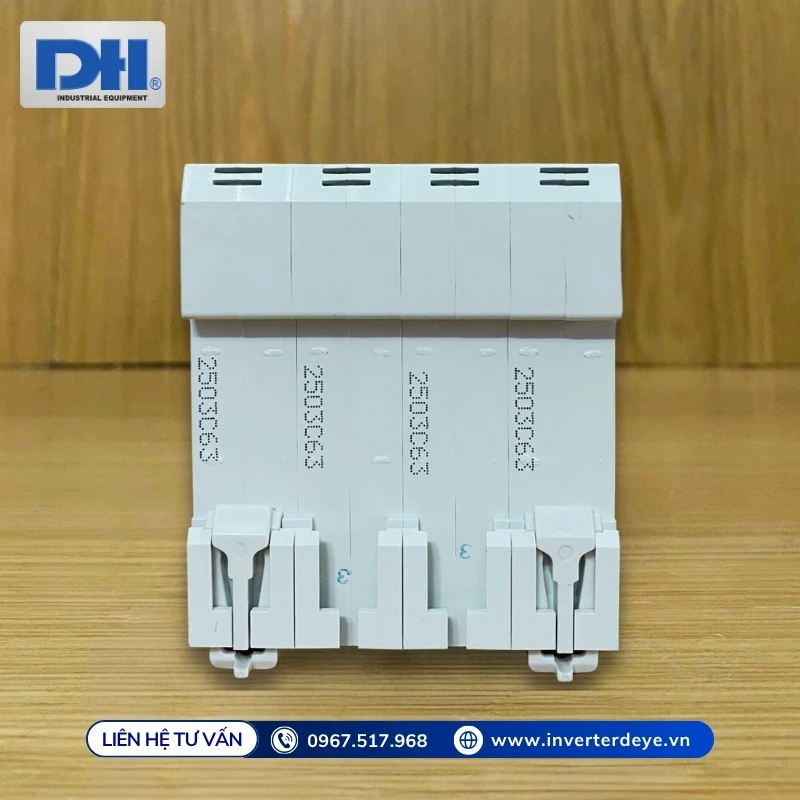 Lắp đặt trên thanh ray (DIN rail) tiêu chuẩn 35mm Lắp đặt trên thanh ray (DIN rail) tiêu chuẩn 35mm